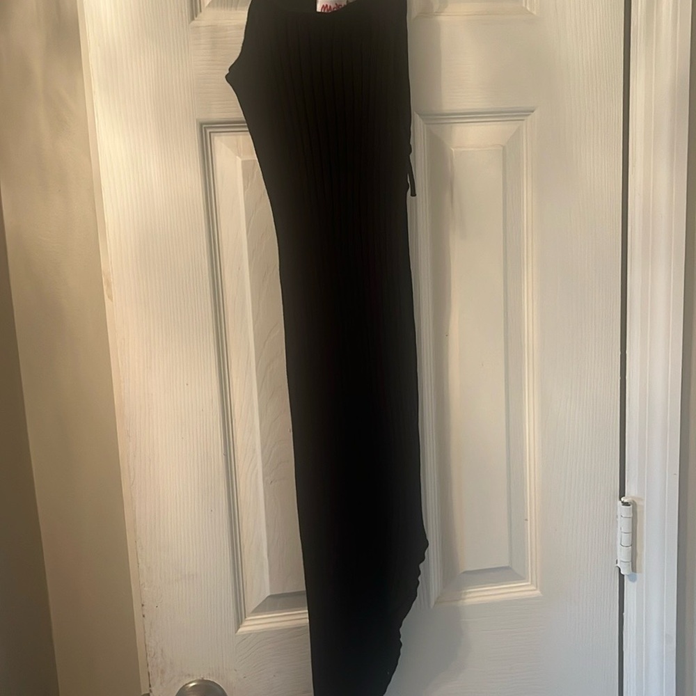 Elegant Black Maxi Dress